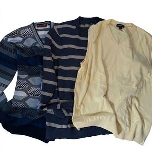 Mens bundle sweaters and vest sz XL